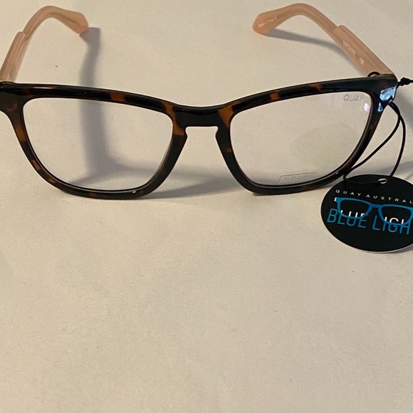 Quay Hardwire Cat Eye Blue Light Screen Glasses - Picture 9 of 14